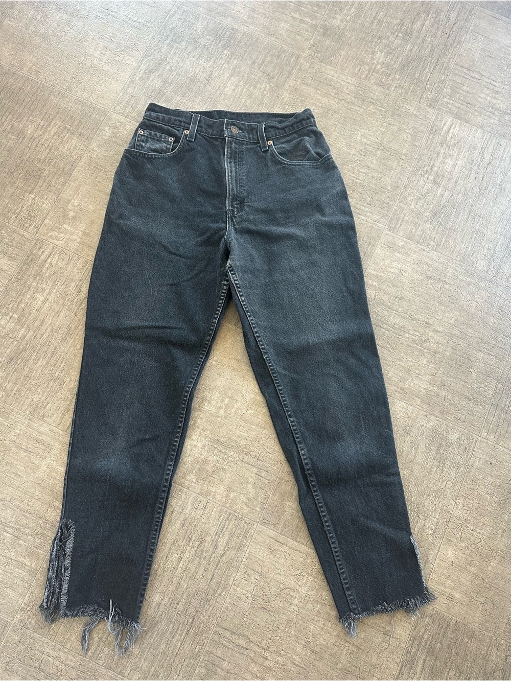 Levi's Black High-Rise Ankle Jeans with Frayed Hem